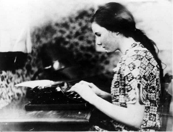 В 12 она написала первый роман, а в 25 бесследно исчезла: тайна Барбары Ньюхолл Фоллетт