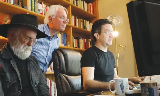 Пратчетт, Иэн Стюарт и Роб Уилкинс в 2012 году.