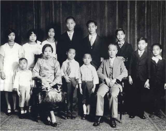 Семья Чинн,   1929 год. Уильям Чинн - второй справа в заднем ряду