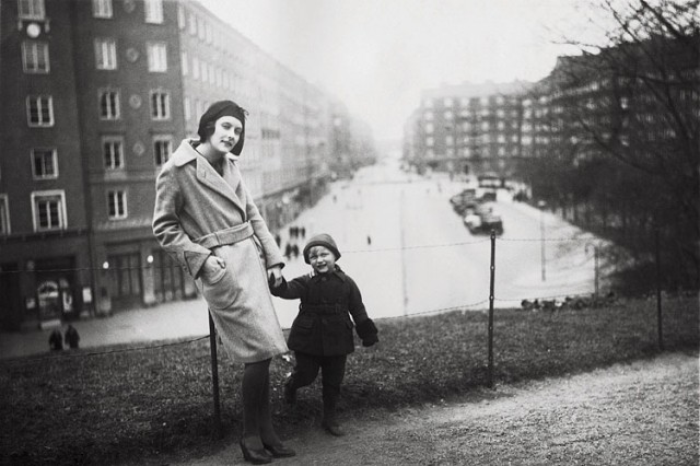 Астрид Линдгрен с сыном Ларсом, Васа-парк, 1930 год