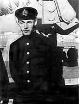 Капитан 2 ранга, командир   крейсера «Червона Украина», 1933