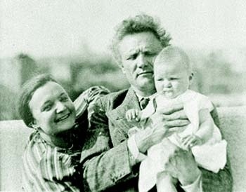С мужем Дмитрием Цаплиным и дочкой Верой
