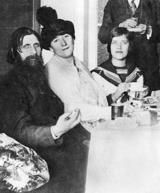 Григорий  Распутин с дочерью, Санкт-Петербург