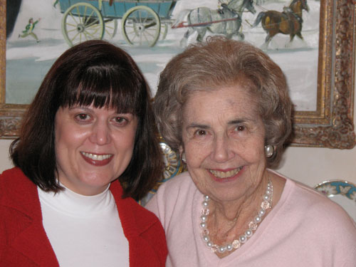 Розалинда Лейкер (англ. Rosalind Laker) с коллегой, 2008 г.