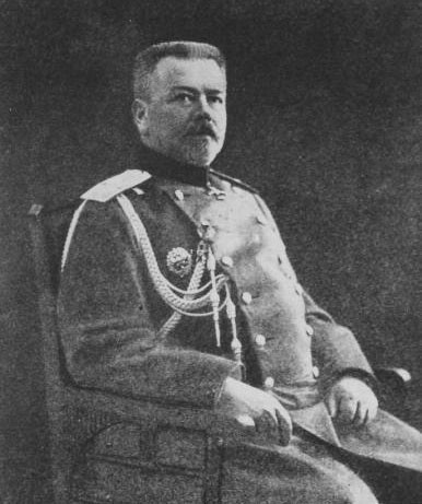 Начальник канцелярии военного министерства А. С. Лукомский в кресле