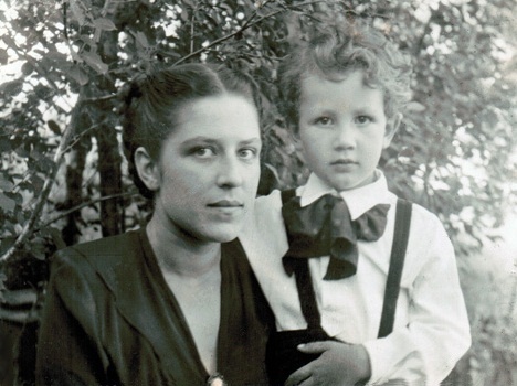 Жена, Зоя Константиновна с сыном Станиславом