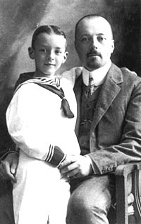 С сыном, 1906 г.