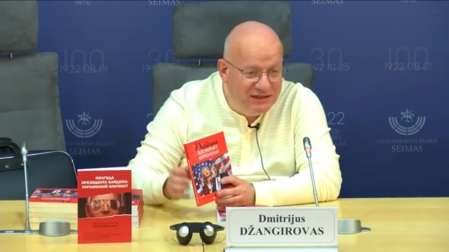 Дмитрий Джангиров в Литовском Сейме представляет свою новую книгу