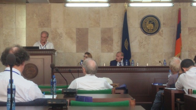 Во время выступления на Байроновской Конференции в Ереванском Государственном Университете