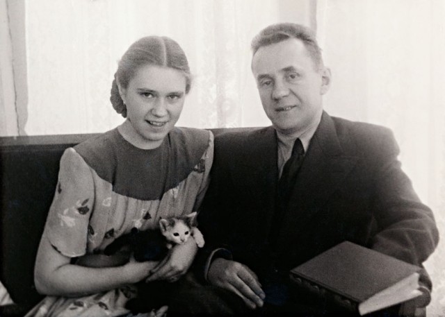 Алексей Николаевич Косыгин с дочерью Людмилой. 1947 г