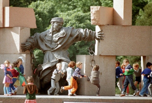 Площадь им. Айни, Душанбе, 1984 год.