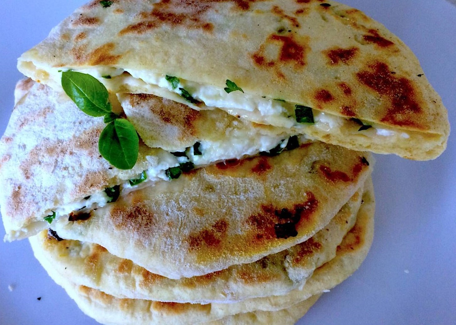Лепешки на кефире с сыром и зеленью на сковороде рецепт с фото пошагово