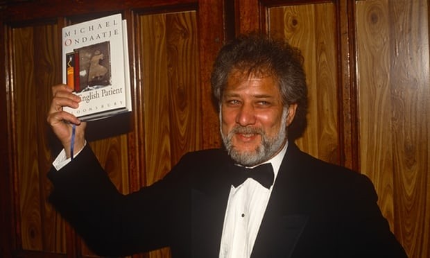 Майкл Ондатже в 1992 году, после получения (совместной) Букеровской премии. Фотограф: Richard Baker