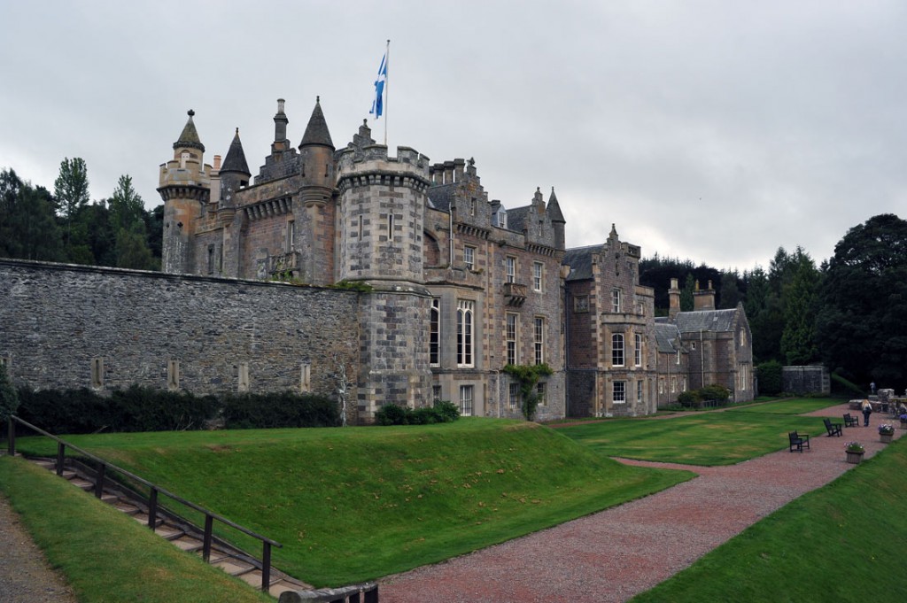 Абботсфорд замок вальтера скотта. Замок вальтера скотта эбботсфорд. Замок скотта. Замок абботсфорд шотландия. Поместье вальтера скотта.