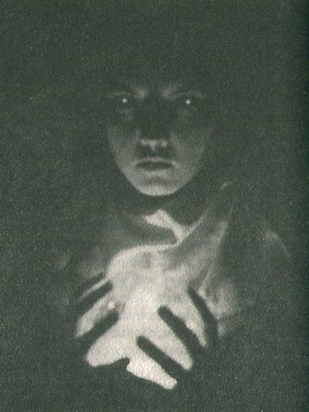 картинка ReadingLady