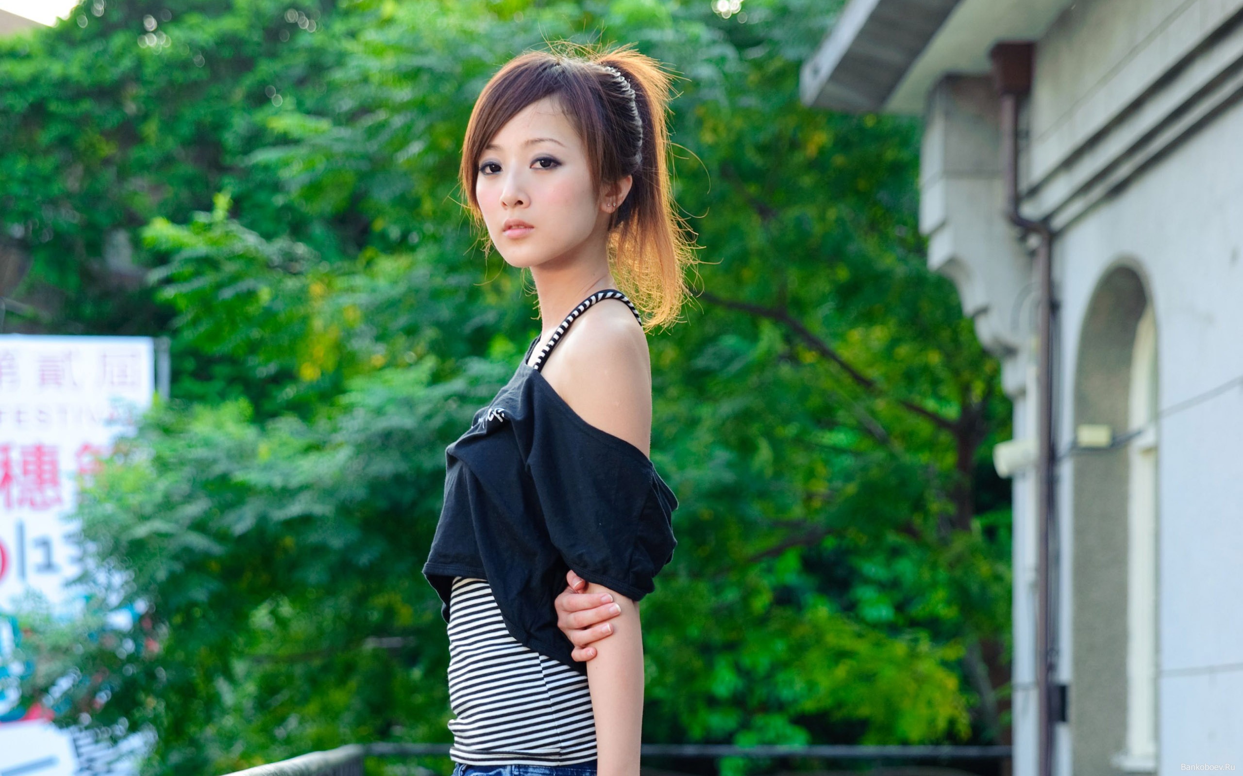 19-летняя азиатка (28 фото)