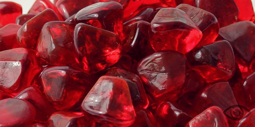 Самоцвет 5 букв. Рубин (минерал). Рубин камень. Красный Рубин. Камни красного цвета.