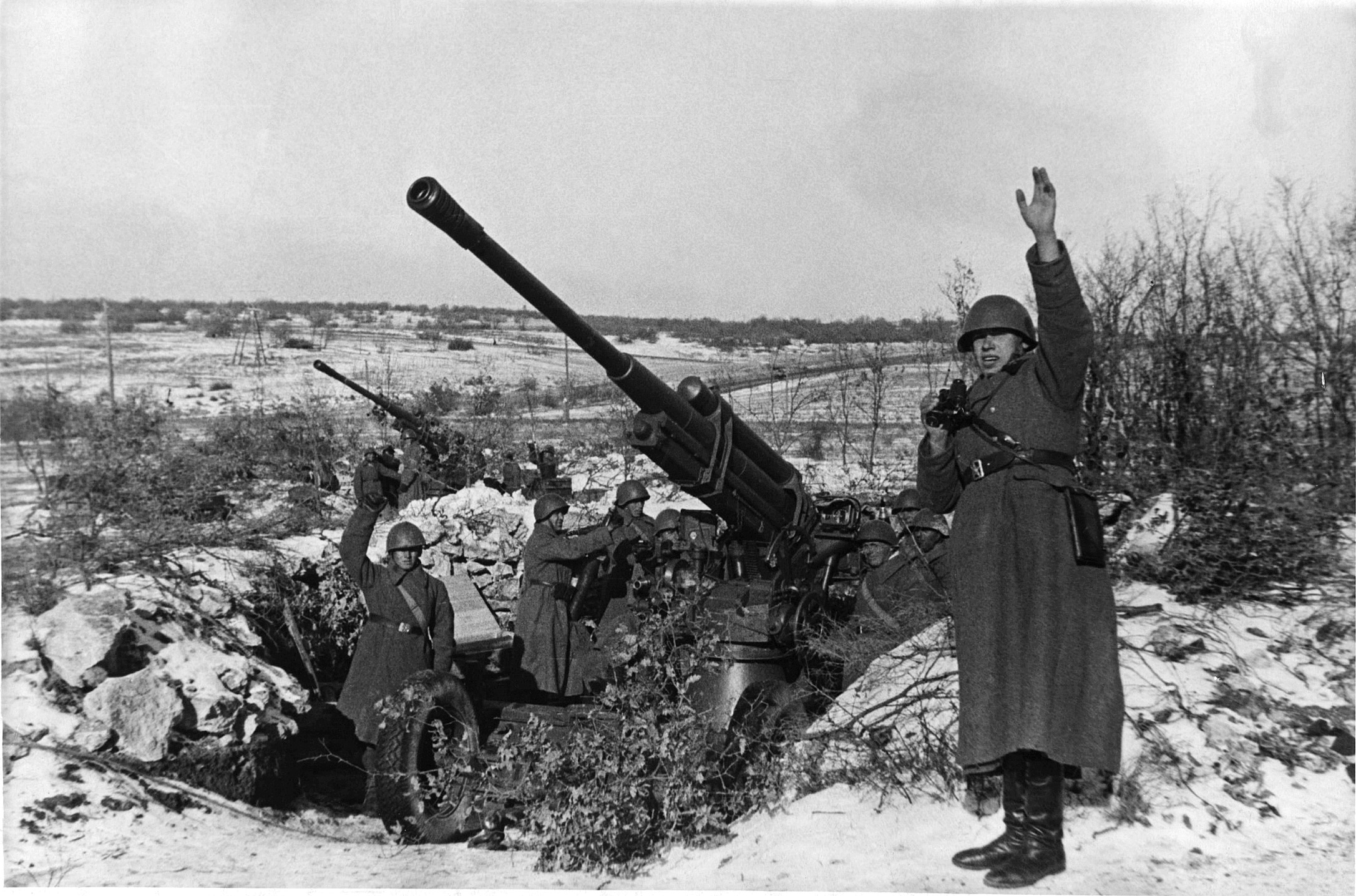 Артиллерийская рота. Батарея 76 мм пушек ВОВ. ВОВ 85 мм зенитная пушка. Оборона Севастополя 1941-1942.
